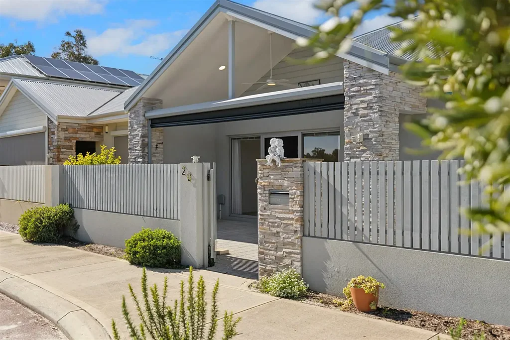 Gnangara 3部屋 DOWNSIZE IN STYLE - GOLF COURSE OUTLOOK - JUST MOVE IN - Fairway Village - The Green
