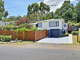 90 Karoola Road, Lindisfarne