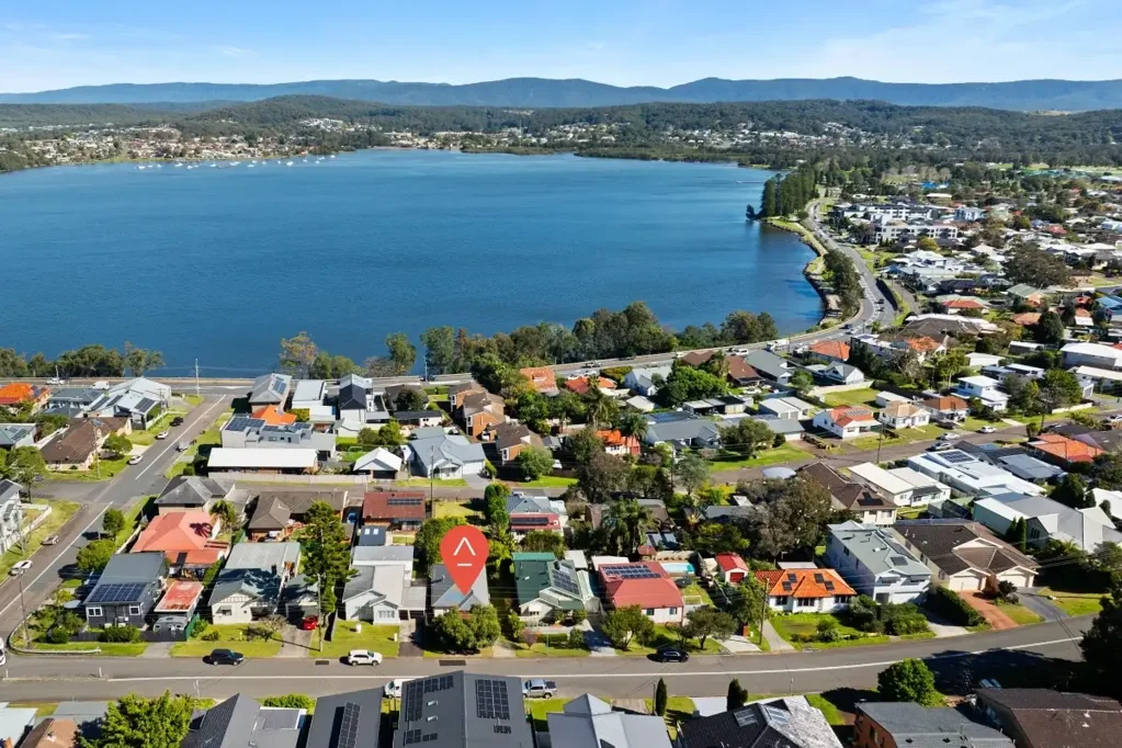 Speers Point 2房  Endless potential steps from Lake Macquarie