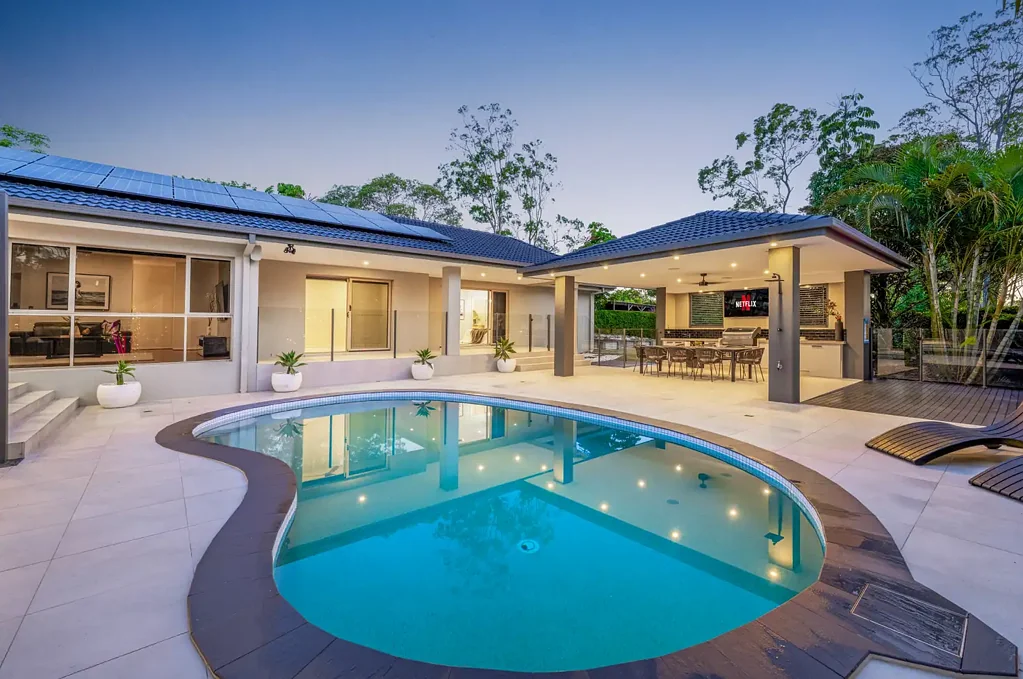 4 Riverdowns Crescent, Helensvale, QLD 4212