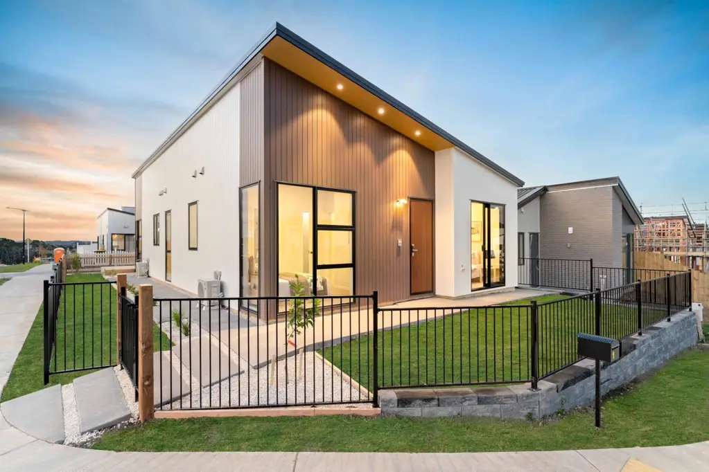 Massey 4Kwarto 693sqm corner site with a fabulous brand-new home!