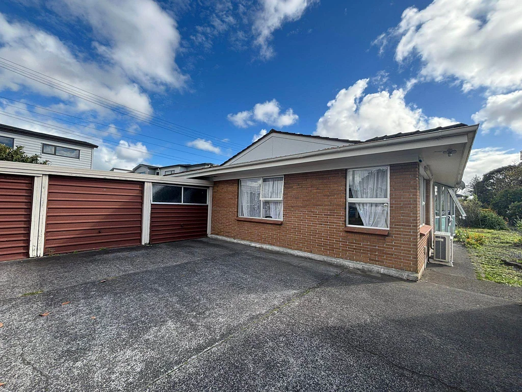 Just Listed! Modern 2-Bedroom Gem in the Heart...