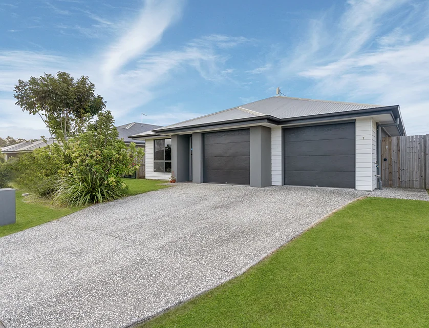 Unit 1 & Unit 2/34 Montana Circuit, Logan Reserve, Brisbane - Southern Region, 5房, 3浴, Apartment