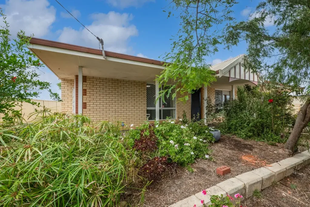6 Boaz Street, Karloo, WA 6530