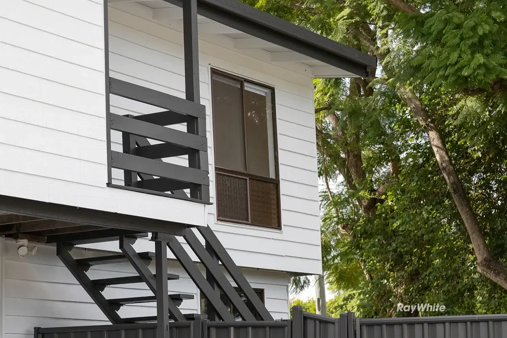 130 Robertson Road, Silkstone, QLD 4304