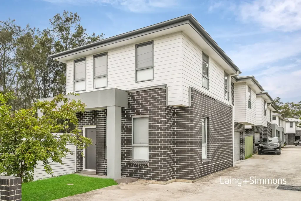 Mount Druitt 16બેડરૂમ RARE INVESTMENT OPPORTUNITY – 4 HOMES, 2 TITLES!