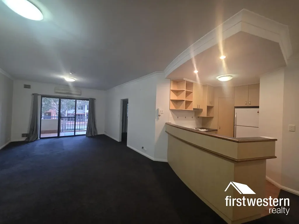 Spacious 3 x 2 Apartment in the heart of Joondalup!!