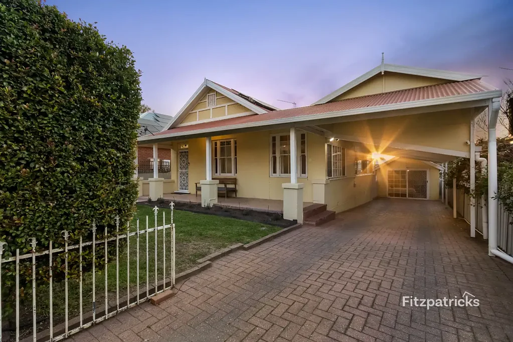 Turvey Park 4Phòng ngủ Timeless Turvey Park Charm with Modern Family Appeal