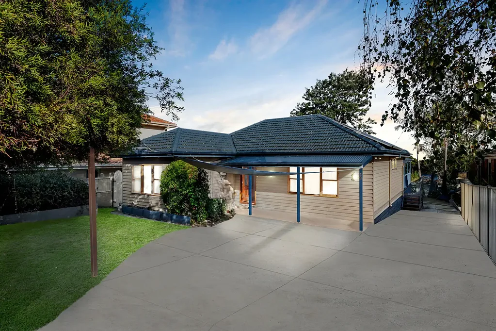 Oakleigh 5침실 Stunning family home with city views on 697sqm!