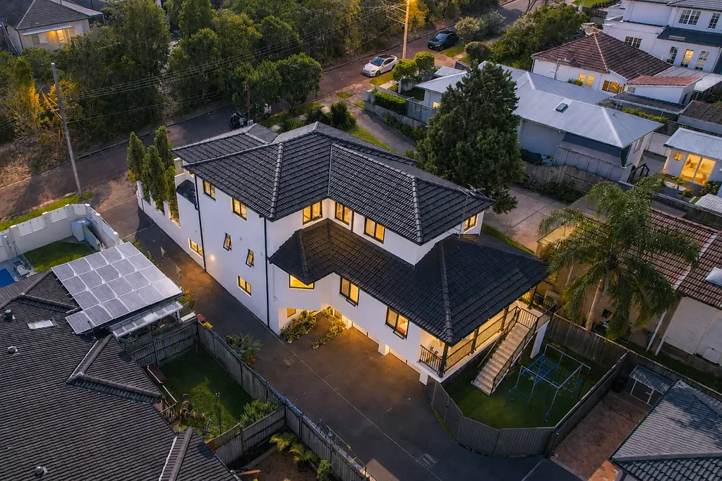 Putney 7Moenga Full-Brick Classic Home with Splendid Water Views and Two-Bedroom Granny Flat, Just a Short Walk to the Waterfront