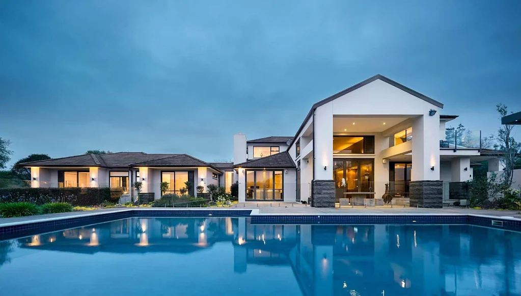 Dairy Flat 5 Bedroom Where Country Living Meets LuxuryThe Manor