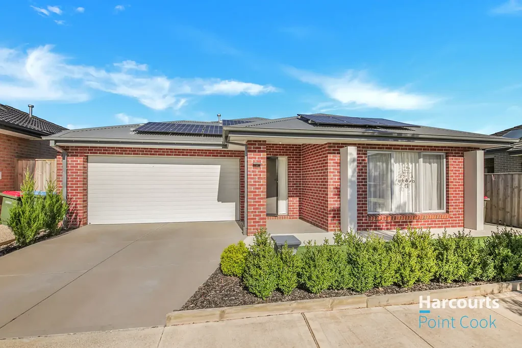 Stylish 3 Bedroom Home- Solar system included!