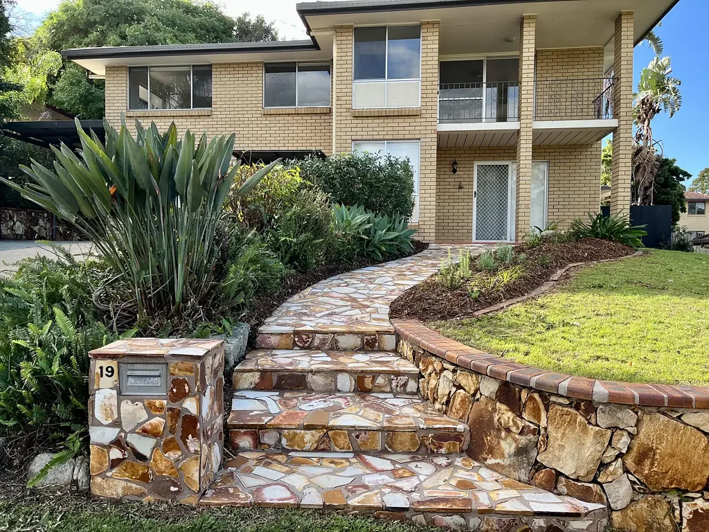 Bracken Ridge 3房 紧邻街道随时入住 优越地理位置 海滨瑰宝 高端优雅奢居 FOR SALE