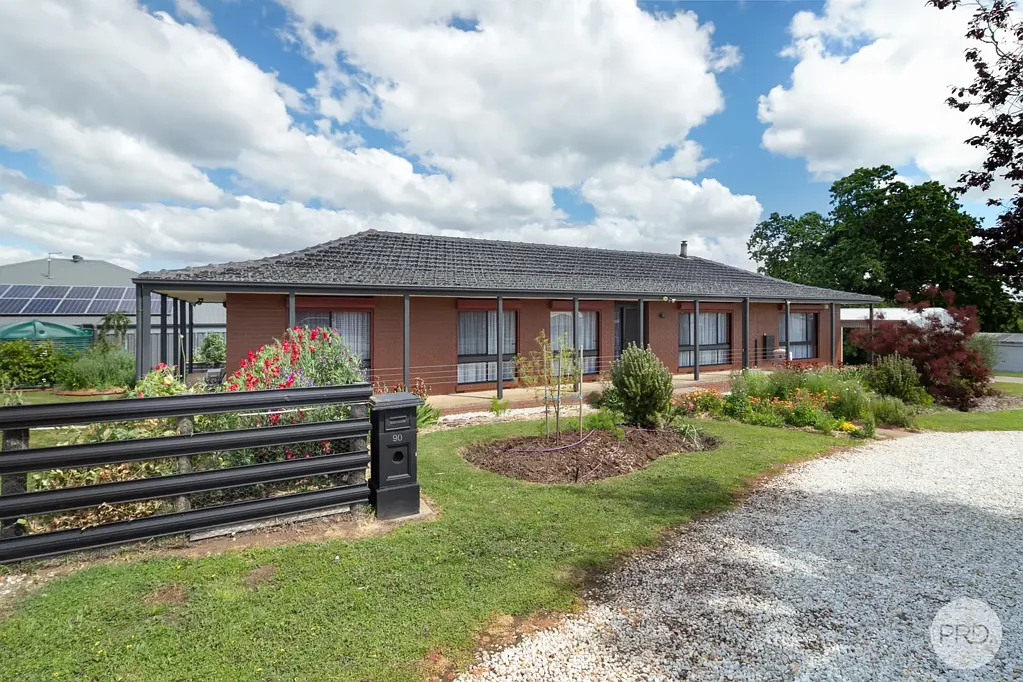 90 Macs Street, Creswick, VIC 3363