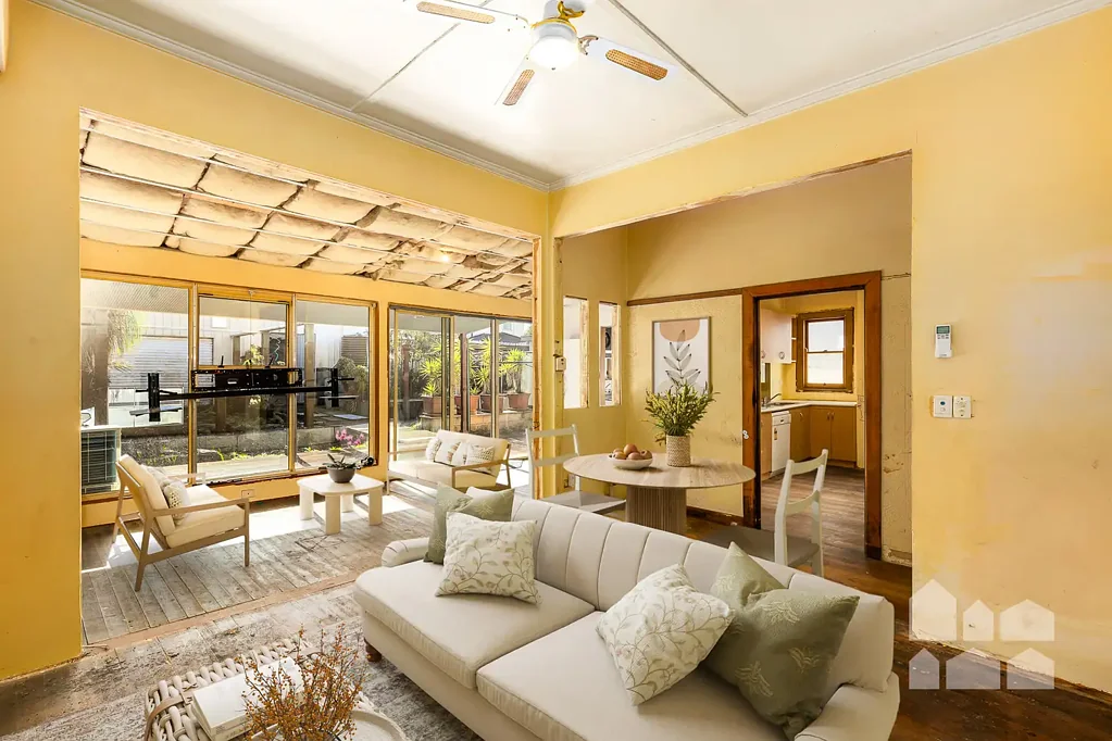 West Footscray 2Phòng ngủ Exciting potential in a prime city-fringe location