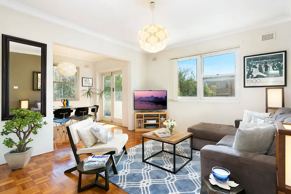 Well presented Two bedroom Apartment