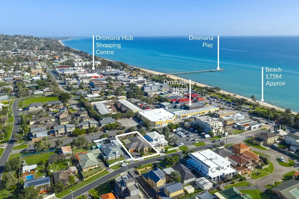 Dromana 4બેડરૂમ Elegant Coastal Living Just Steps from Dromana Beach