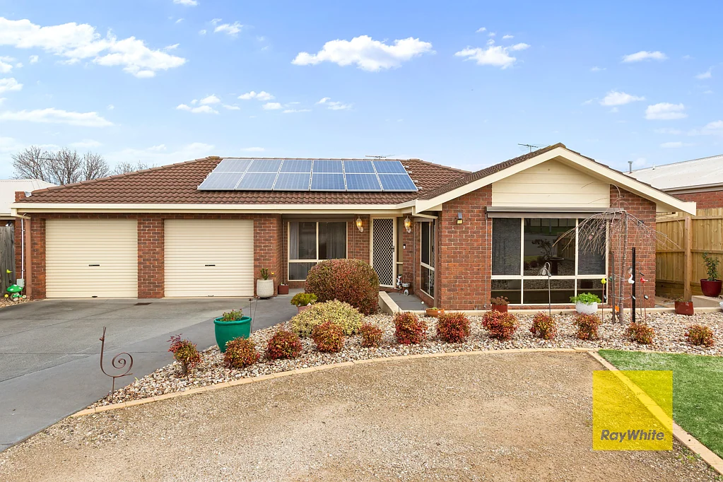 2 Kindale Court, Highton, VIC 3216
