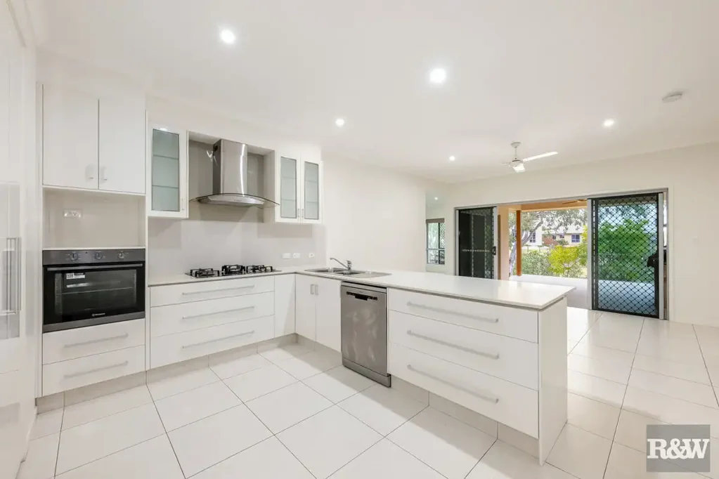 Spacious Family Home Backing onto Parkland – Belle Eden Estate