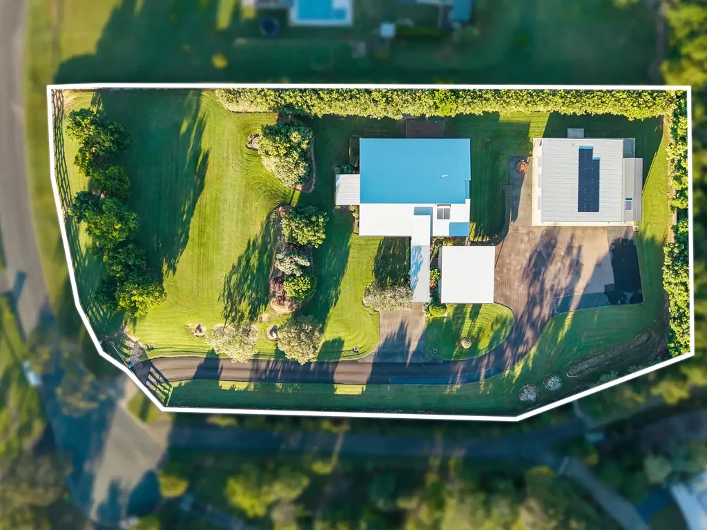 Beerwah 3房  Elevated, Private and Built Without Comprise
