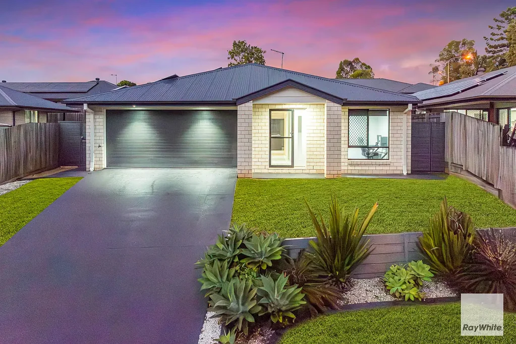 Victoria Point 4 Bedroom Stylish, Spacious & Move-In Ready - The Perfect Family Home in Victoria Point