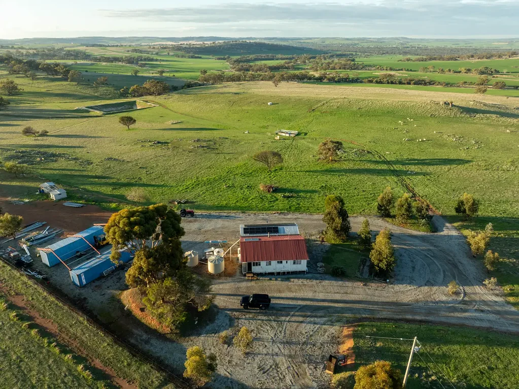 Beverley 3બેડરૂમ A Landmark Rural Estate Where Every Sunrise Is Yours
