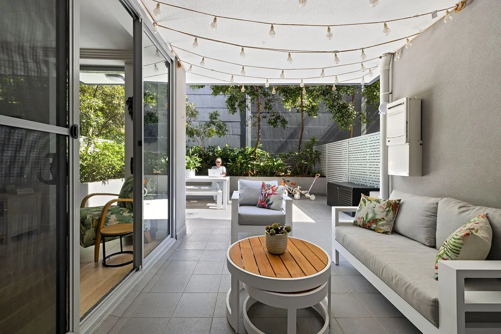 Manly Vale 2 Bedroom Modern apartment with bright oversized entertaining terrace