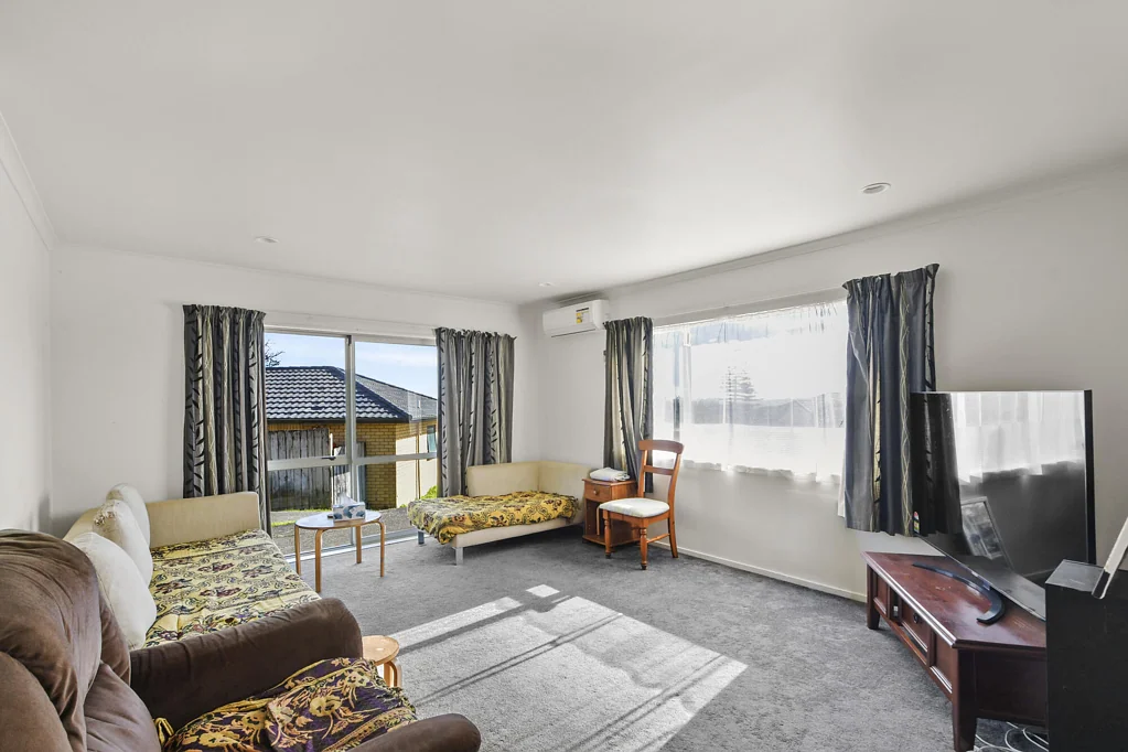 Clendon Park 3ਬੈੱਡਰੂਮ Solid Brick & Tile - First Home or Investment