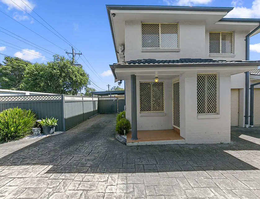 1/2 Mashman Avenue, Wentworthville, Parramatta (Northwest suburbs), 3 Schlafzimmer, 2 Badezimmer, Townhouse