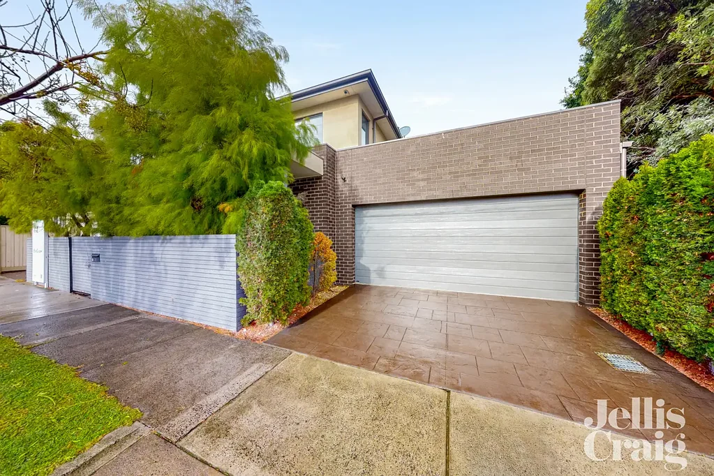Beautiful Townhouse in Tranquil Location!