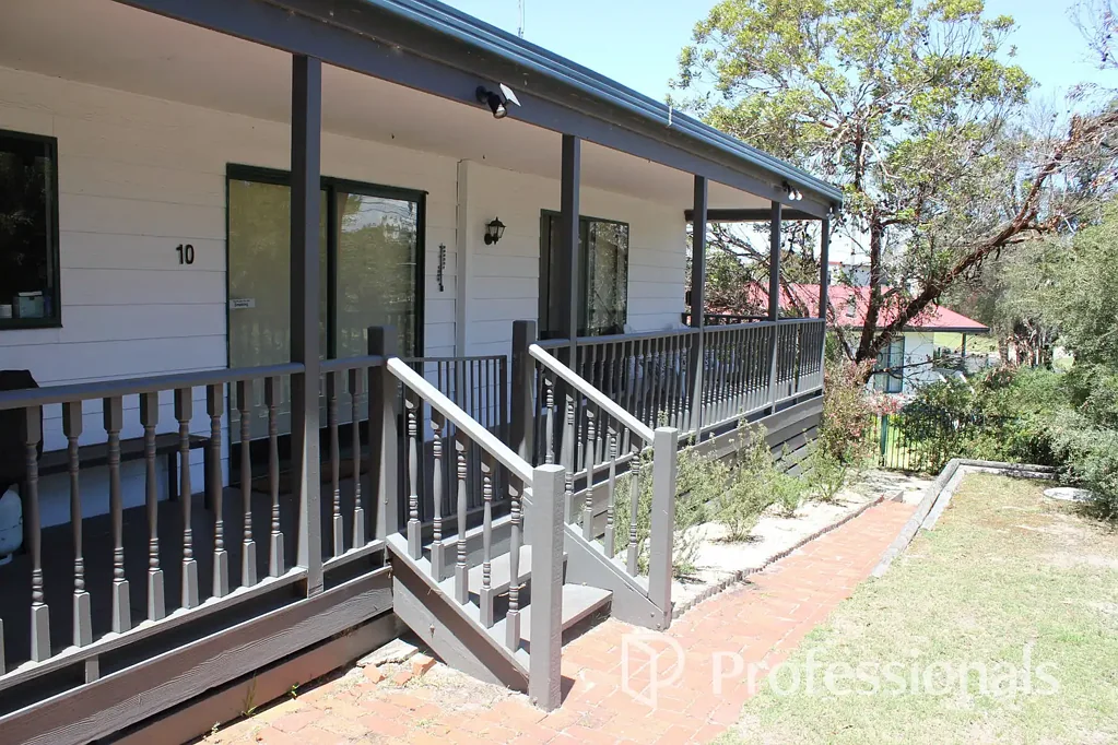 Loch Sport 3部屋 PRIME POSITION 3 BEDROOM HOME IN LOCH SPORT.

PRESENTATION AND KERB APPEAL!

INVESTORS/FIRST HOME BUYERS AND HOLIDAY HOME BUYERS MUST  INSPECT.