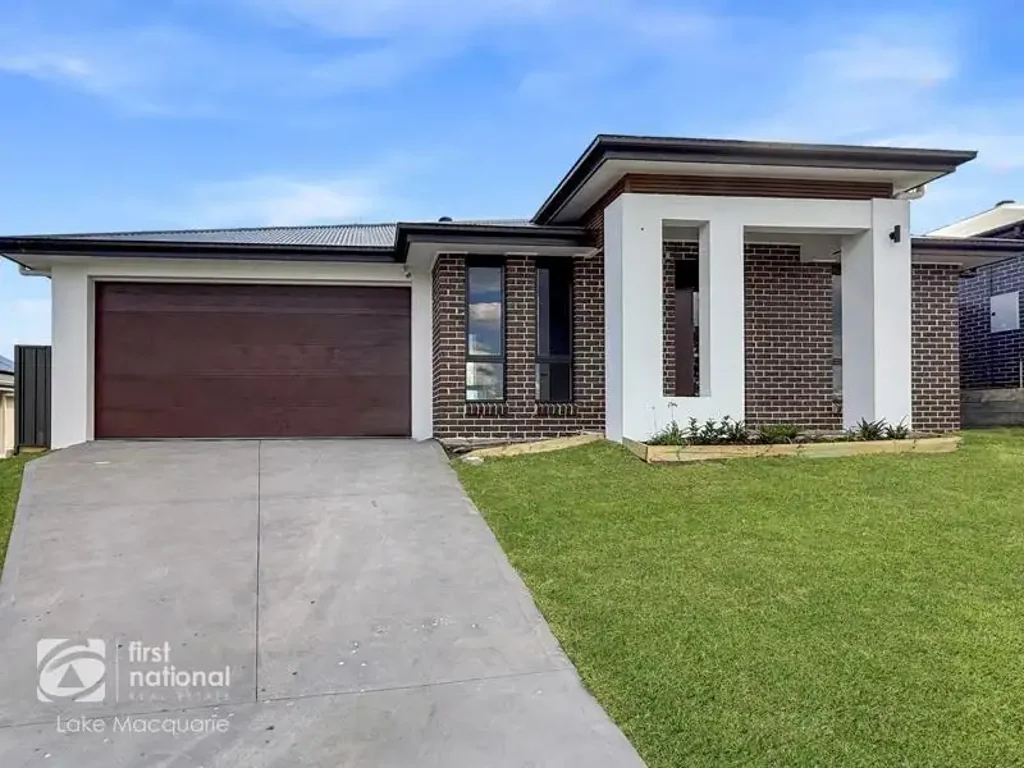BRAND NEW MODERN FAMILY HOME
