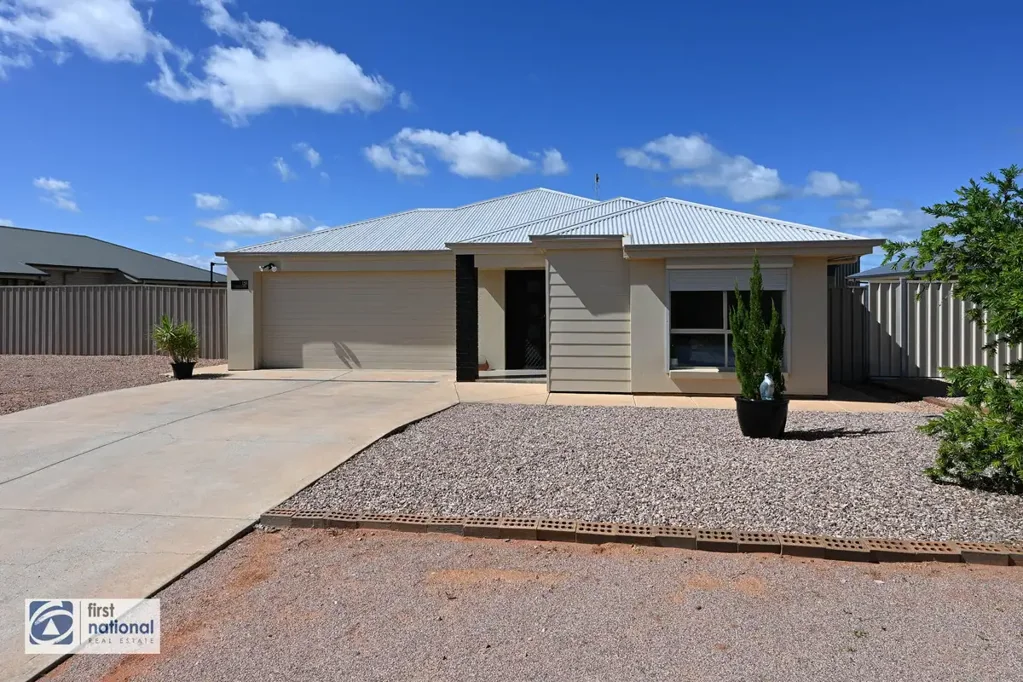 Port Augusta West 4ห้องนอน Room to Grow in This Stylish & Spacious Family Home