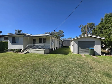 Theodore 4房  Charming Family Home with Powered Shed & Caravan Storage