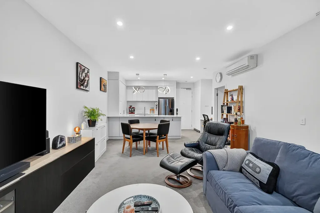Rivervale 1房  Where Contemporary Style Meets Riverside Living