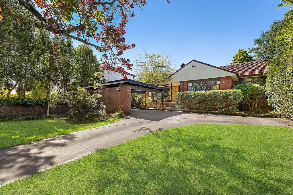 9 Warrabina Avenue, St Ives, NSW 2075
