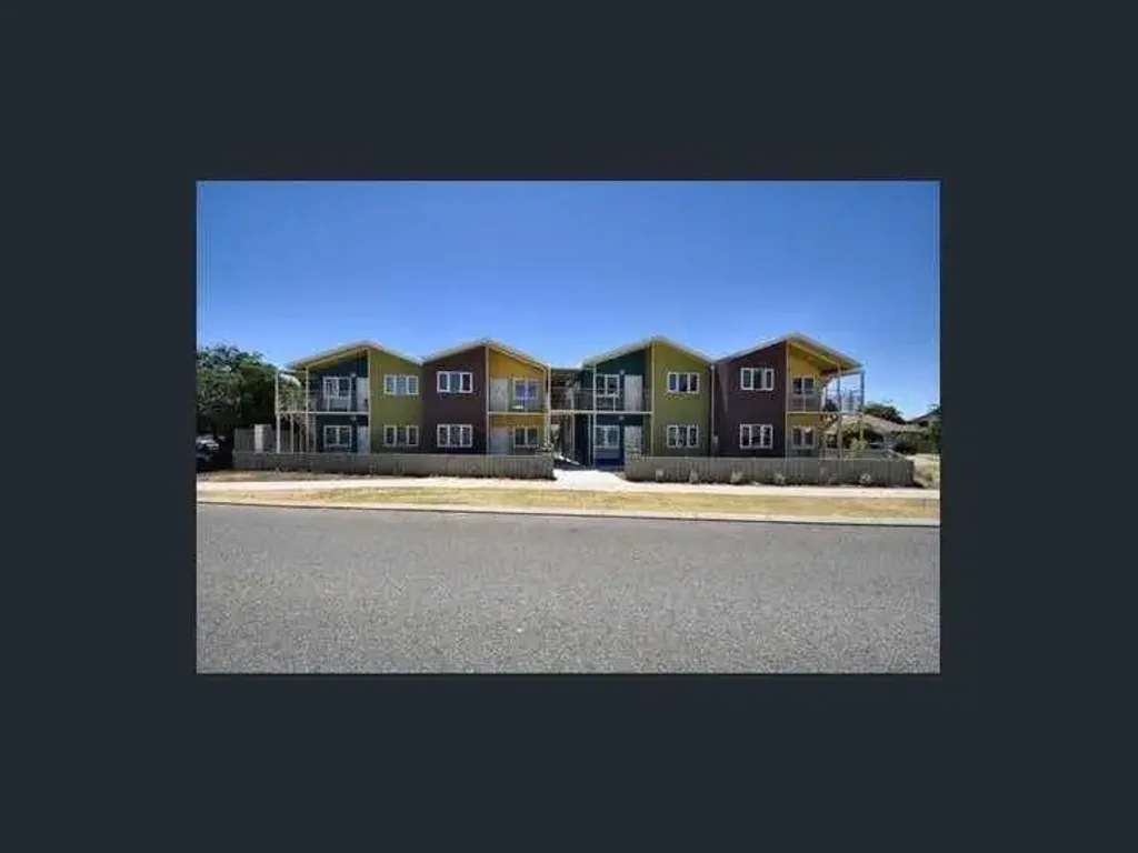 Seaside Haven- 6 MONTH LEASE