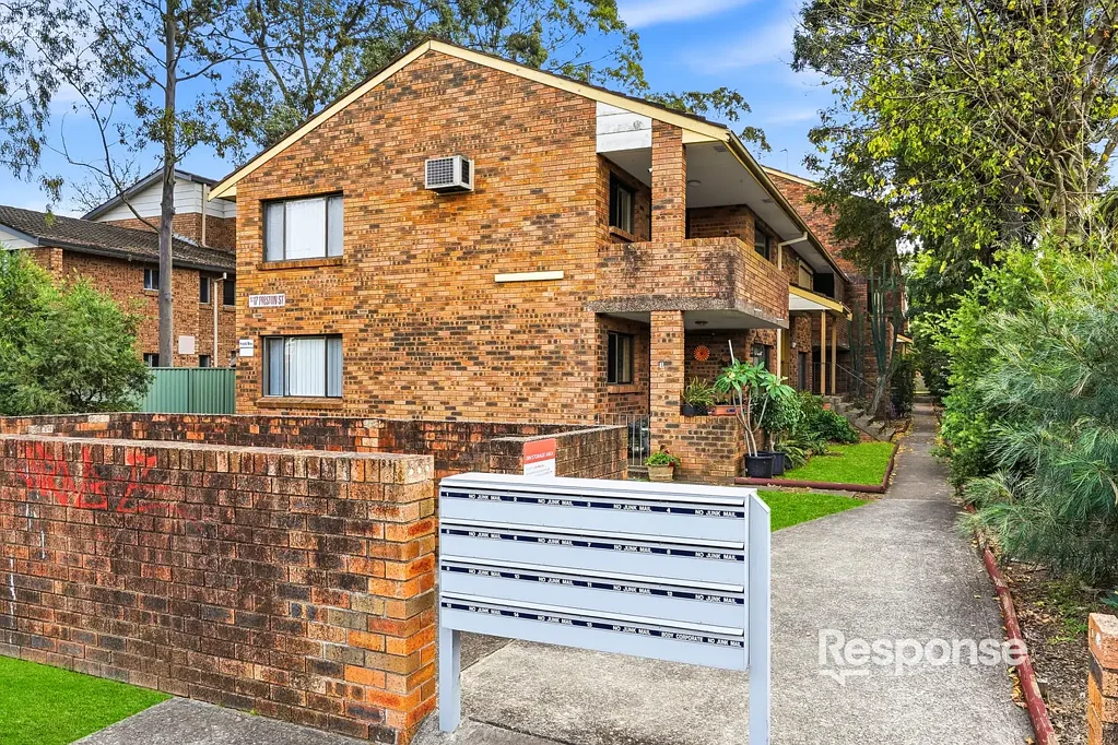 Spacious Stylish Unit in great pocket of Jamisontown!