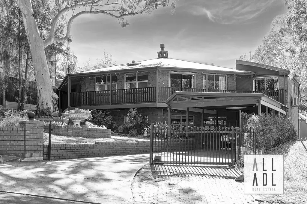 Highbury 4બેડરૂમ Awe Inspiring, Octagonal Mid Century Masterpiece in Premium Family Lifestyle Locale