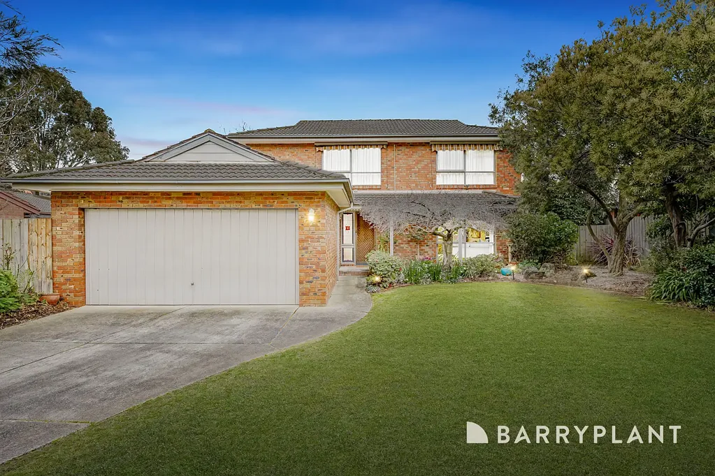 Wantirna South 4房 宁静天堂，池畔乐园。 Peaceful paradise, poolside entertainer.