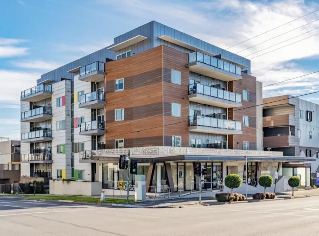 Box Hill North 2 Bedroom Location Location Location ! Great Designed Apartment in The Heart of Box Hill