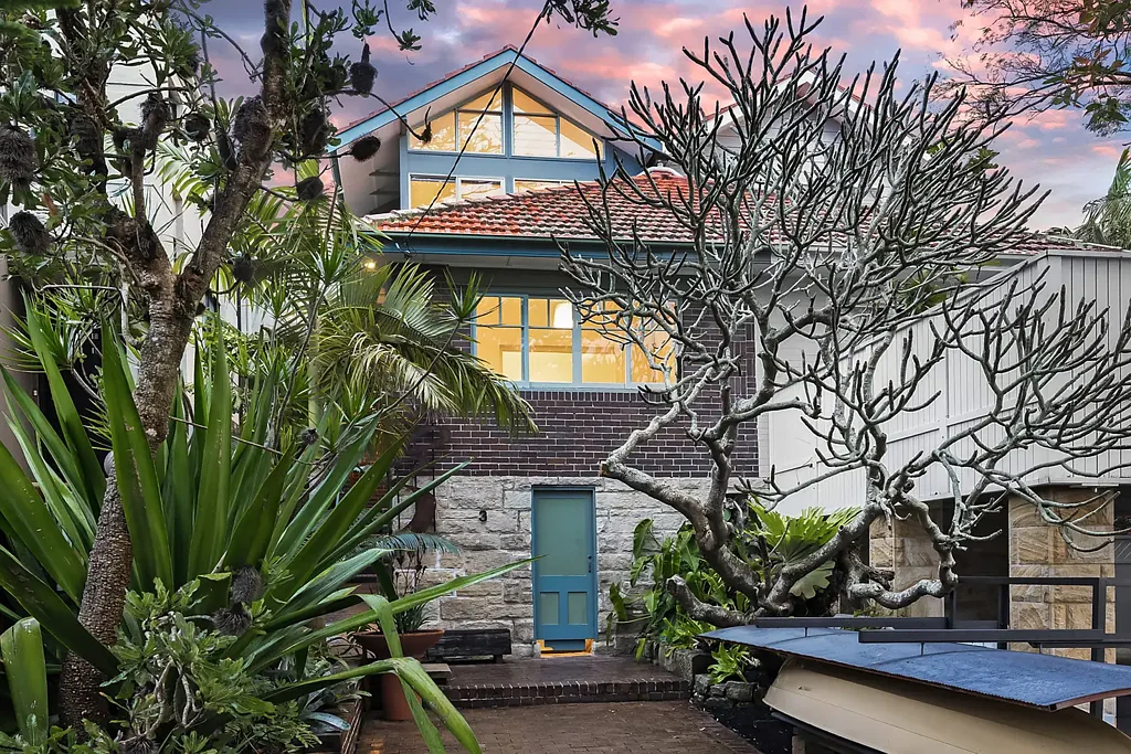 Manly 4 Bedroom Beachside Treasure