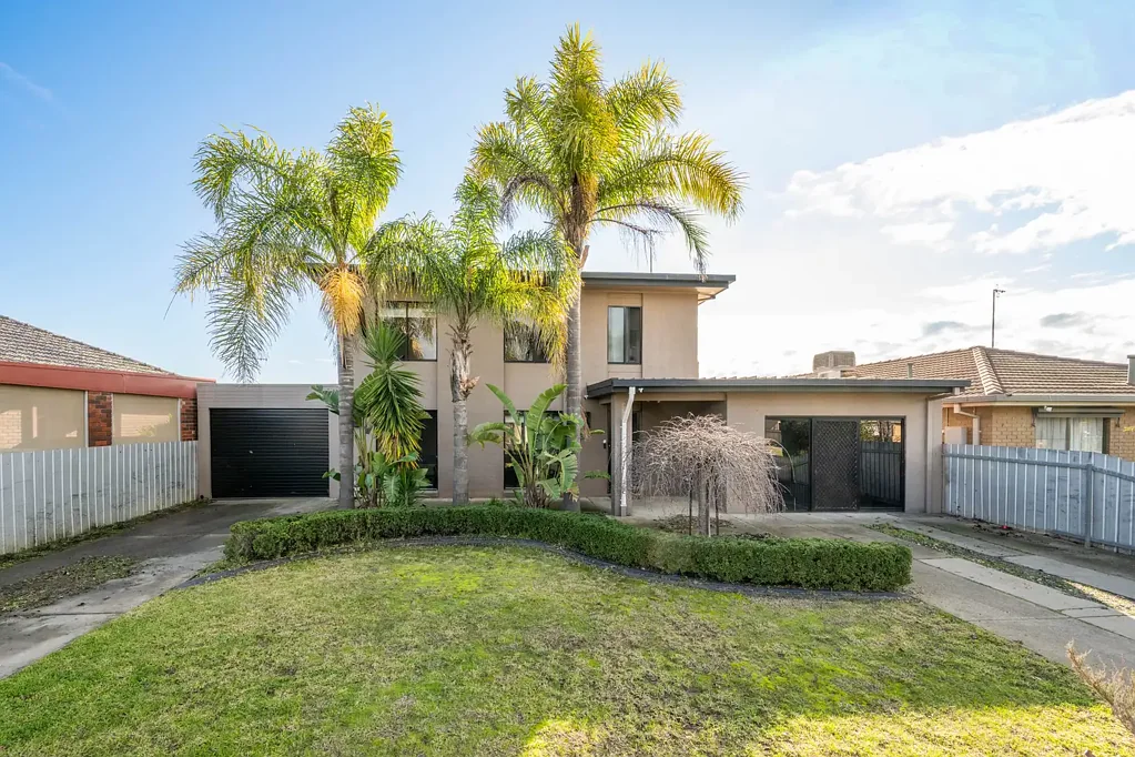 Shepparton 4ਬੈੱਡਰੂਮ Spacious Family Living with Exceptional Shedding!