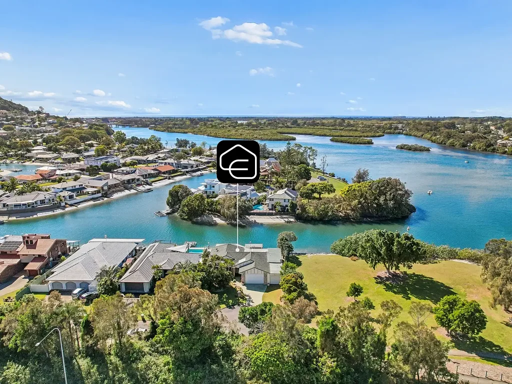Tweed Heads 4房  Sensational Deep Waterfront Retreat in Prestigious Crystal Waters