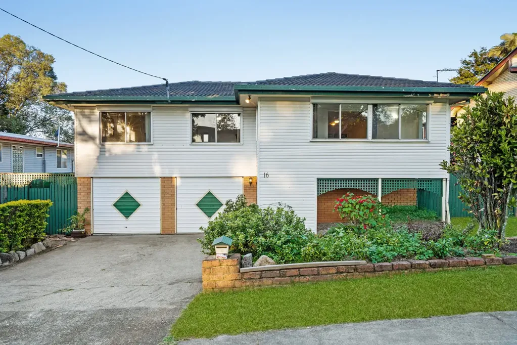 Massive Albany Creek Family Home