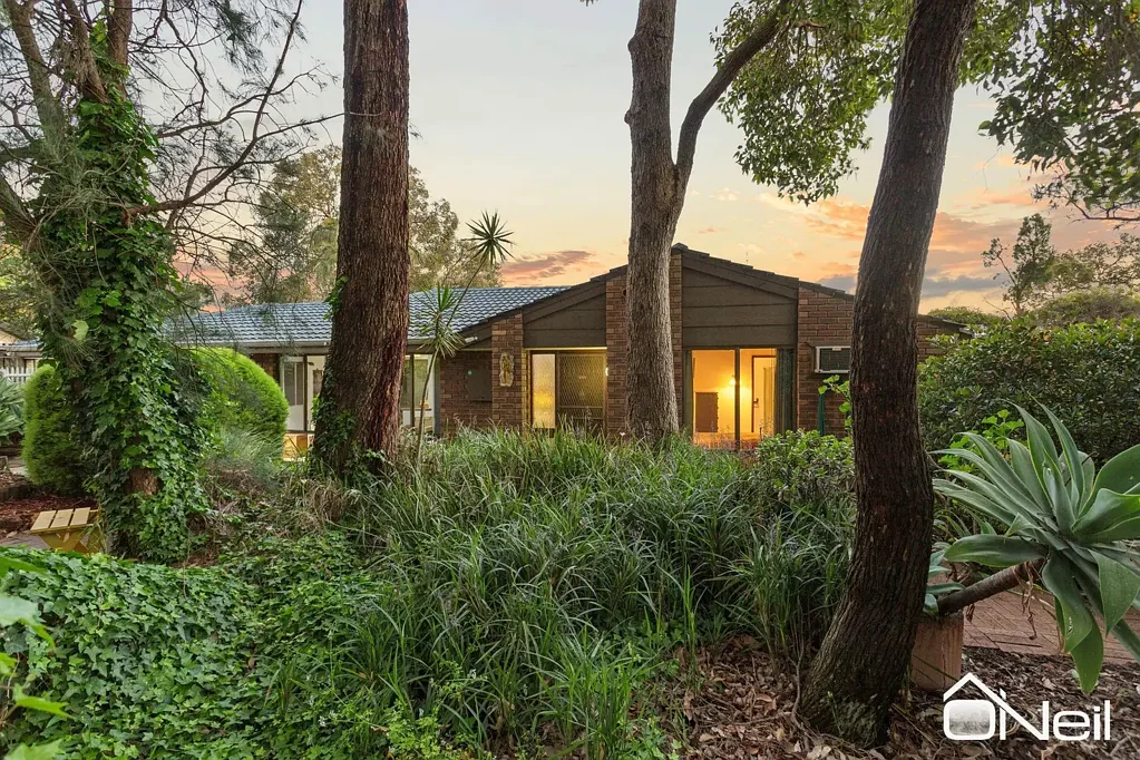 22 Baronet Road, Lesmurdie, WA 6076