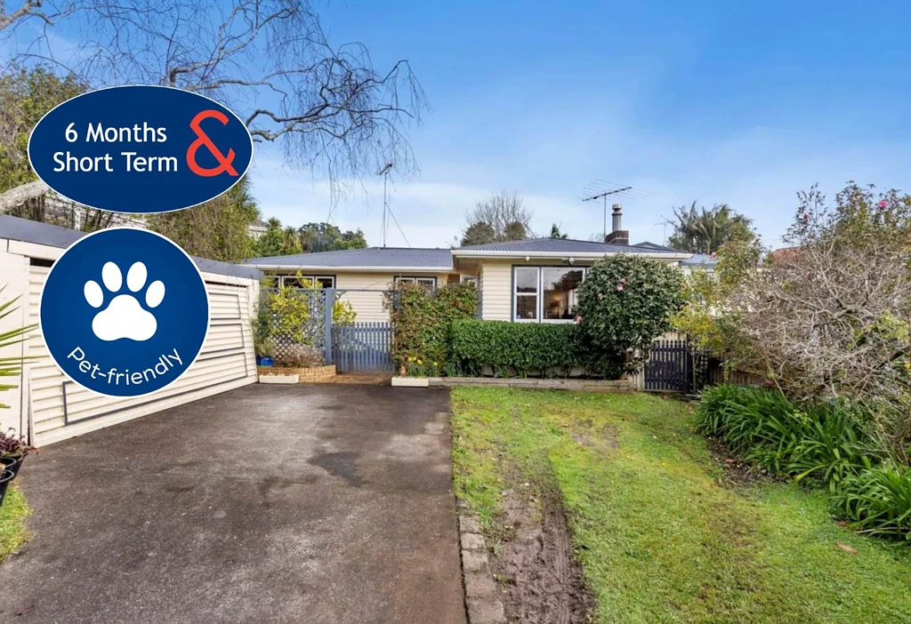 In the heart of Howick, Pets friendly!