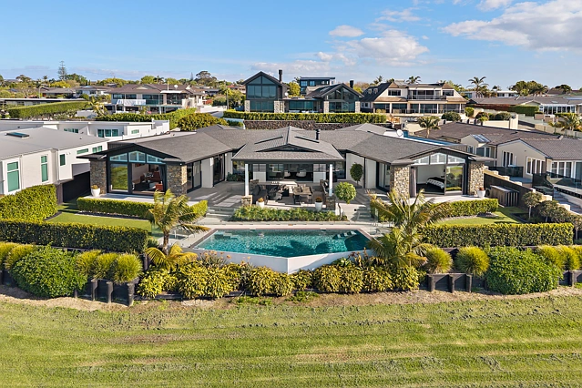 76 Bramley Drive, Farm Cove, Manukau City
