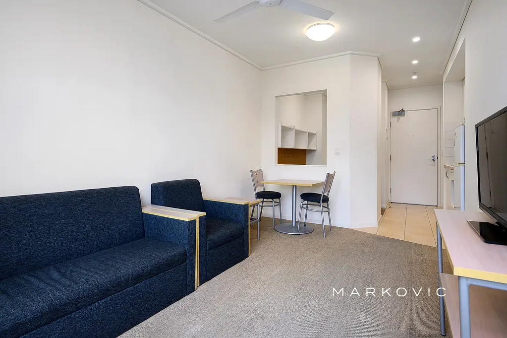 Carlton 1房 宽敞空间，坐拥迷人CBD景观 Generous Size with Impressive CBD Views