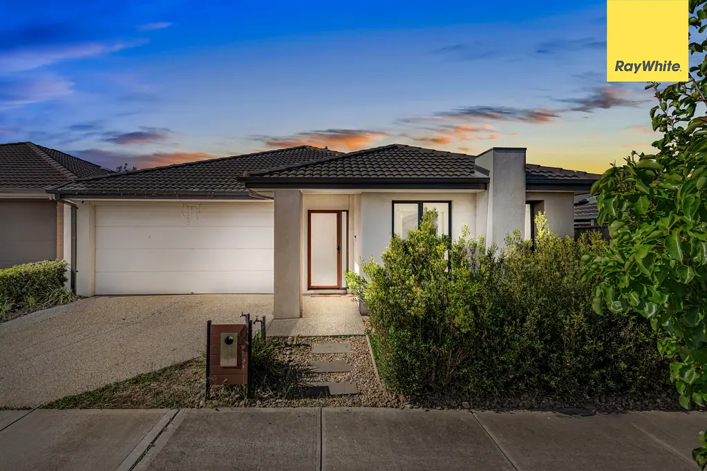 65 Bromley Circuit, Thornhill Park, VIC 3335